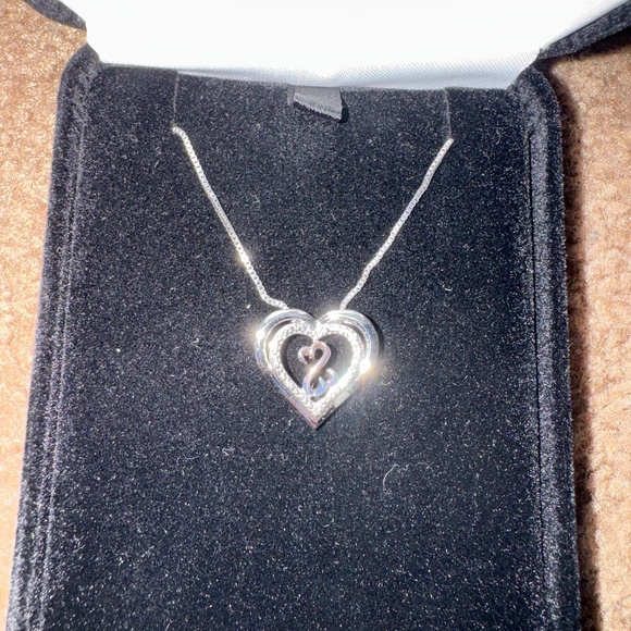 Jane Seymour “Open Hearts” necklace - Picture 2 of 2
